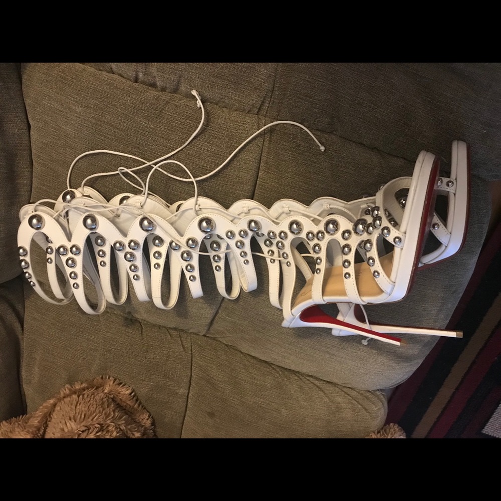 RED BOTTOMS, Christian LouBoutin